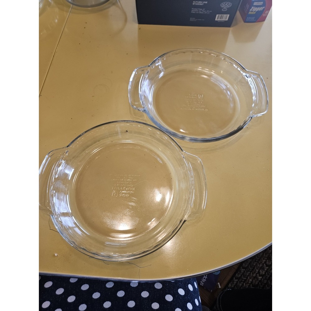 2‎ Vintage Anchor Hocking 9" Glass Pie Dish